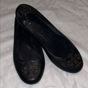 EUC Tory Burch Black Pebbled Leather Reva Ballet Flats Size 9.5